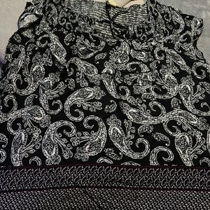 Faded Glory
Plus Size 3X
Beautiful blouse with cap sleeve